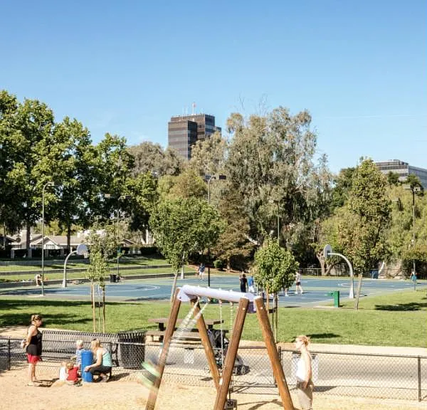 Childrens Play area & Water Feature at Campbell Park (3 Blocks away)