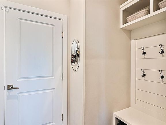 5th image of 1606 NE Jaclyn Dr