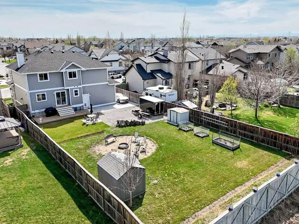 22 S Moe Ave NW, Rocky View County, AB T0J 1X2