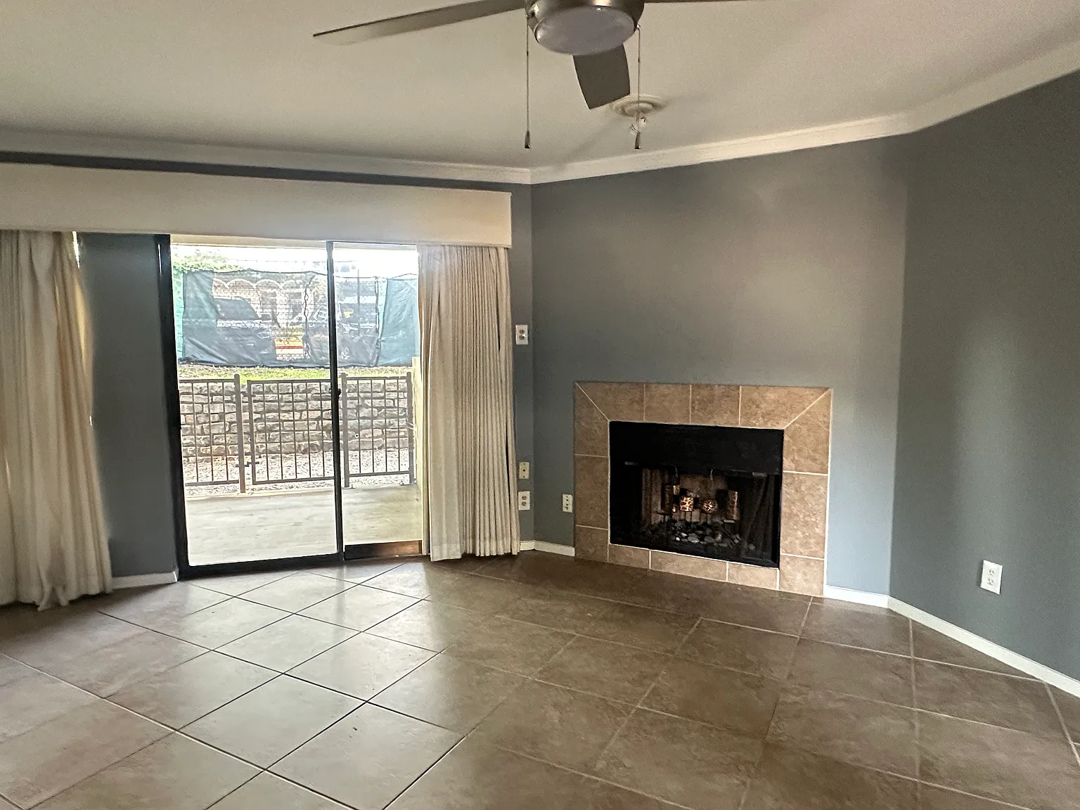 2 bed, 958 sqft, $1,700 — Photo 2