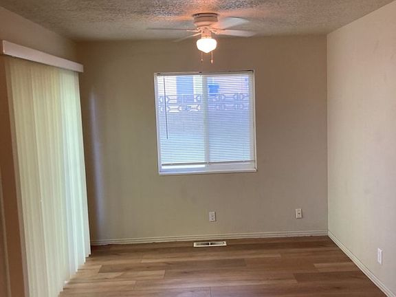 4th image of 926 W Greenslake Dr