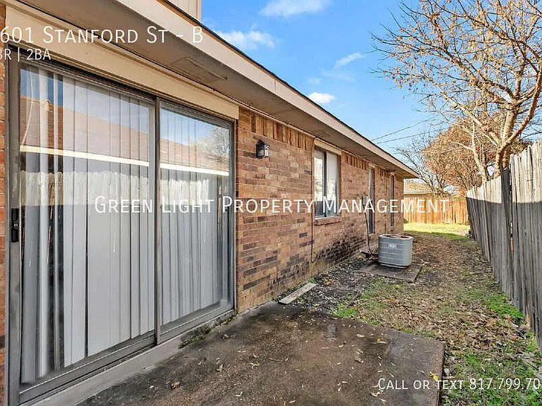 2601 Stanford St #B — Photo 16