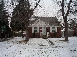 19539 Kelly Rd, Harper Woods, MI 48225