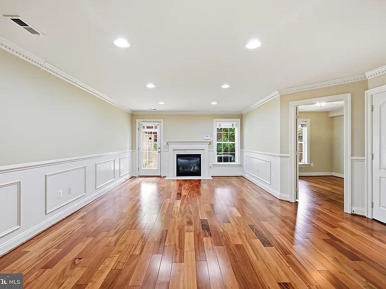 6403 Velliety Ln — Photo 54