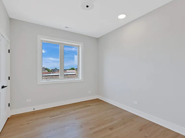 3545 W Belmont Ave #2 — Photo 12
