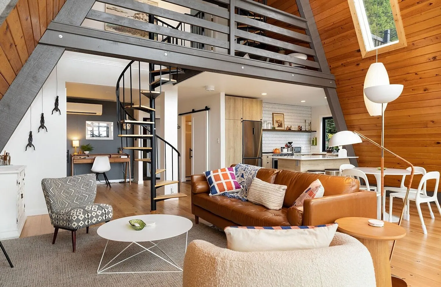 3 bed, 2.0 bath, $6,359 — Photo 4