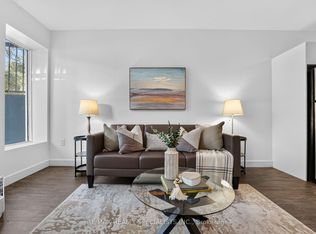44 Queenston St #1A, Saint Catharines, ON L2R 2Y9