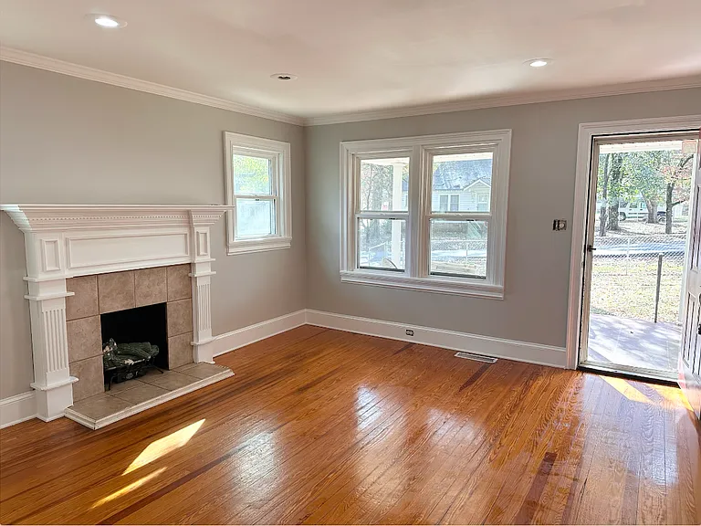 202 Hooper Ave SE — Photo 11
