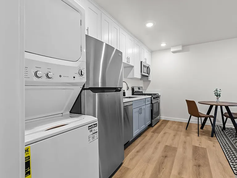 838 Hilgard Ave — Photo 87