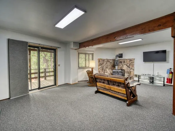 (undisclosed Address), Arnold, CA 95223