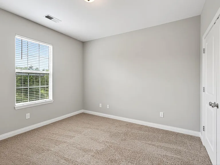 Palomar View Apartments — Photo 31
