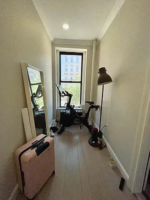 Rented by Universal Realty Group | media 32