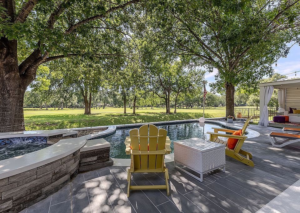 1st image of 30311 Ledgemont Dr