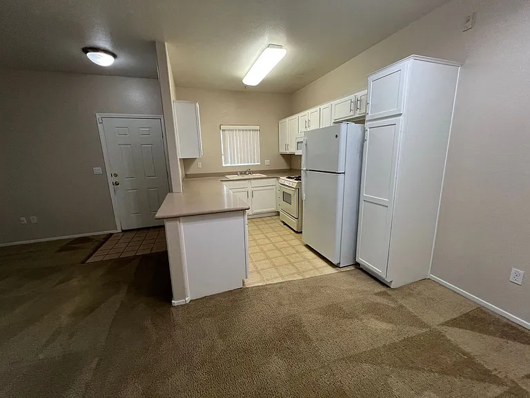 2291 W Horizon Ridge Pkwy #4222 — Photo 11
