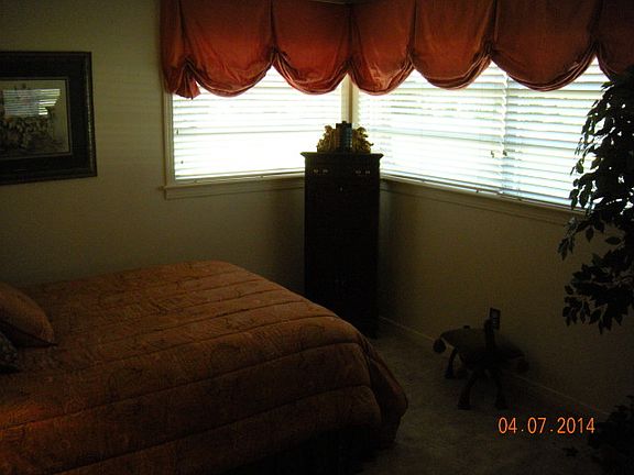 3rd image of 1914 Orchard Dr