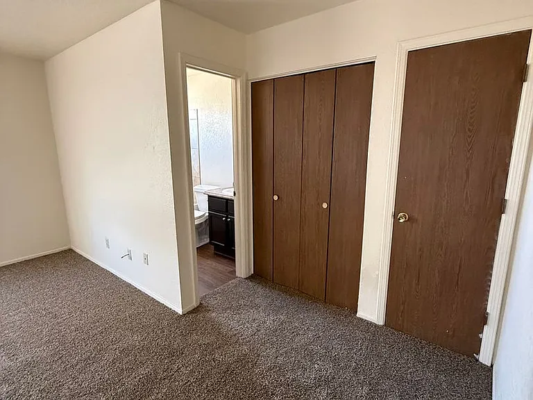 2805 E Idaho Ave — Photo 9