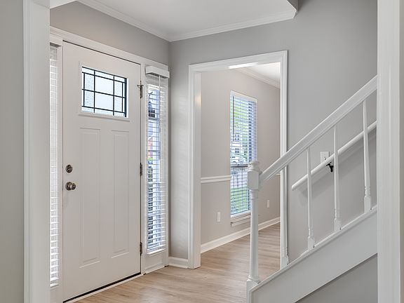 4th image of 344 N Birchwood Dr