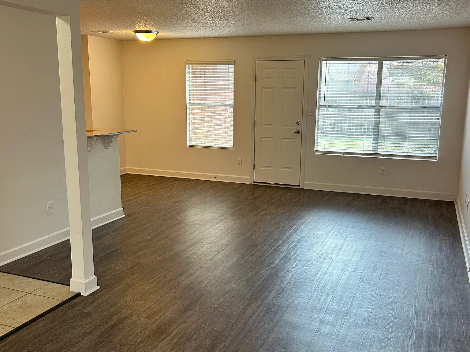 2 bed, 1.0 bath, 1476 sqft, $1,395 — Photo 3