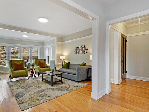 2nd image of 2109 W Eastwood Ave APT 3F