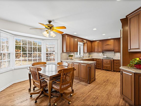 5th image of 2501 Indian Ridge Dr