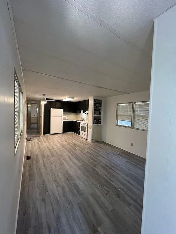641 W Plantation Blvd — Photo 3