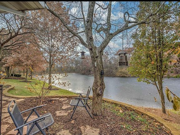 4th image of 1542 Laurel Oaks Dr