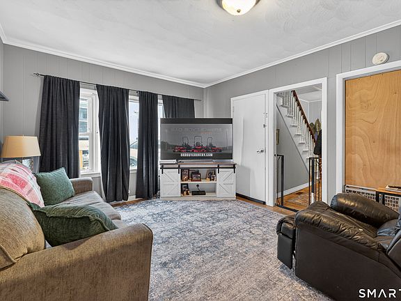 5th image of 89 Oneco Street