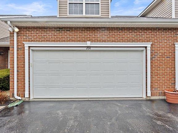 2nd image of 744 Breckenridge Ct APT 204