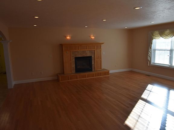5th image of 1231 Sequoia Dr