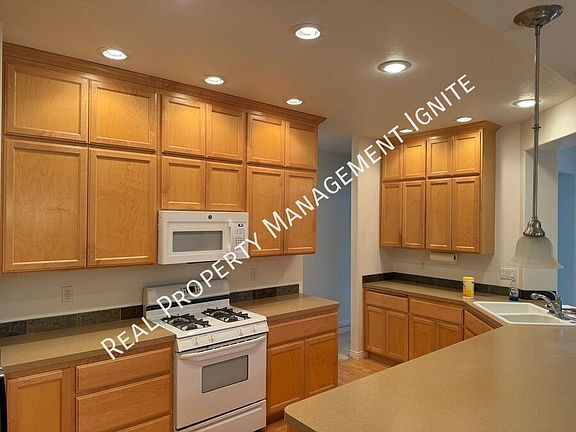 5th image of 1109 NE Hudspeth Ln