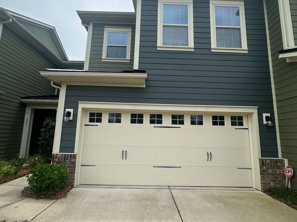 225 Butterfly Pl