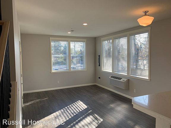 5th image of 7100 N Greenwich Ave #9