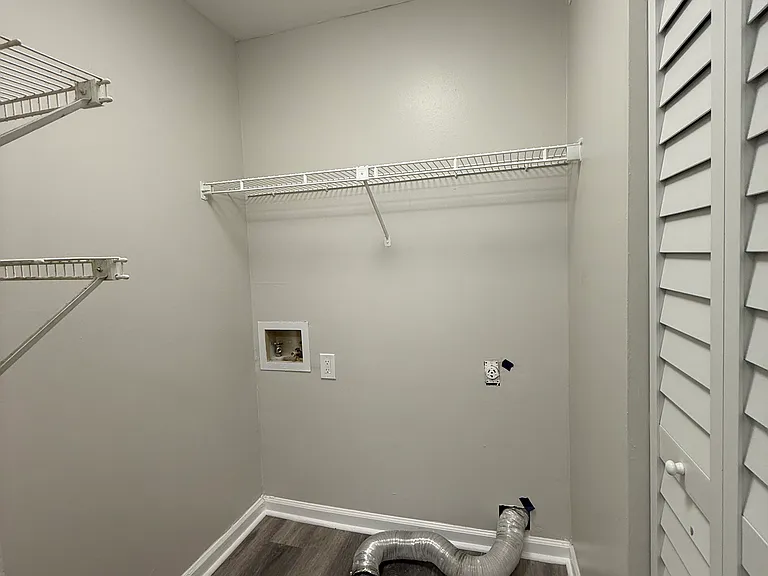 2560 Picardy Cir N — Photo 5