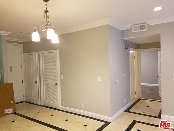 3rd image of 500 S Berendo St APT 220