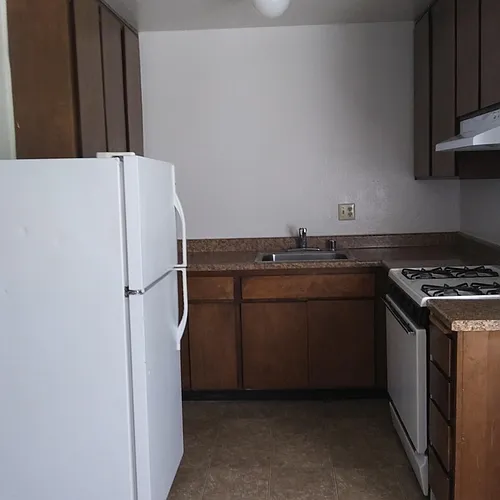 2223 Edison Ave Photo 1
