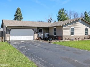 1112 Hollywood Blvd, McHenry, IL 60050