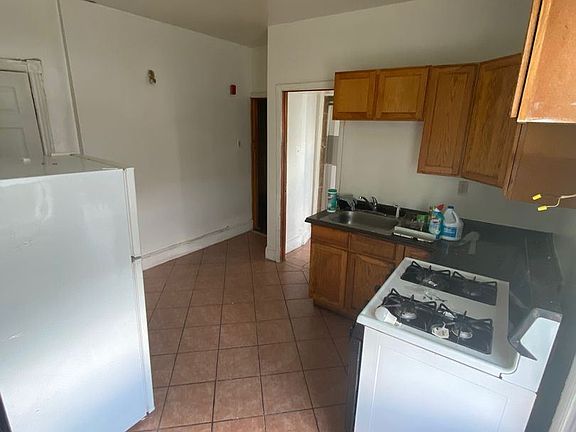 4th image of 5748 Chestnut St #8729901