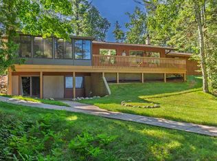 12411 Meanderline Rd, Charlevoix, MI 49720