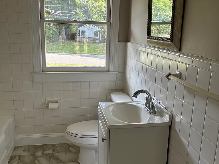 826 Mohigan St — Photo 10