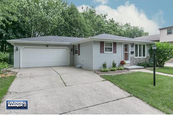2.5 attached garage