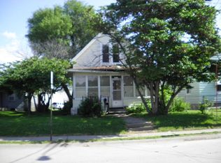 1611 20th Ave, Moline, IL 61265