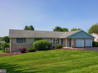 419 Dartha Dr, Dallastown, PA 17313