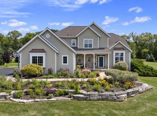 212 Scenic Ridge Ct, Colgate, WI 53017