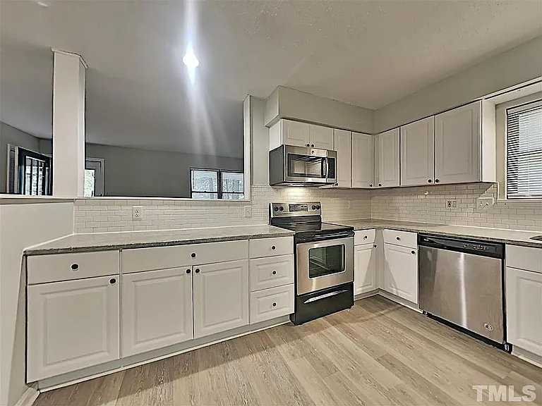 2504A Booker Creek Rd — Photo 4