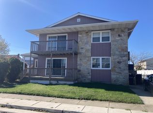 300-302 Hampshire Dr, Ventnor City, NJ 08406