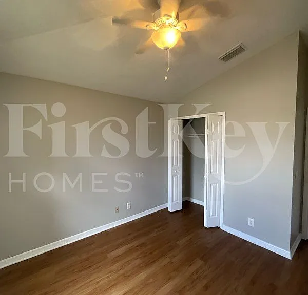 1113 Harry Ave S — Photo 8