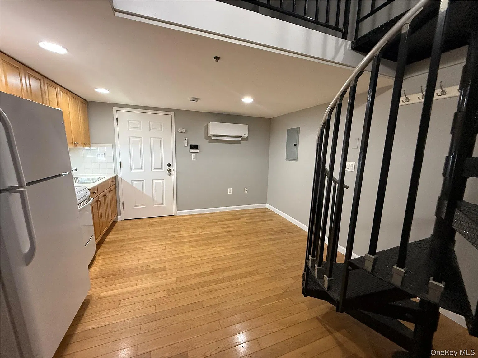 Studio, 1.0 bath, 400 sqft, $1,950 — Photo 4