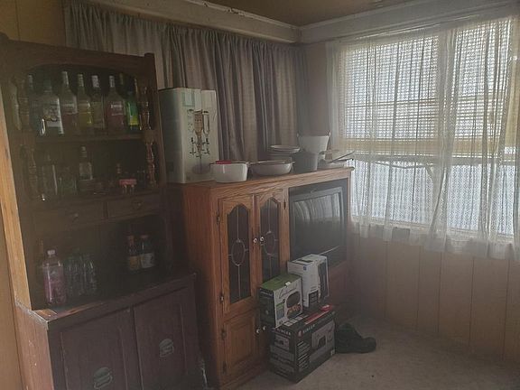 3rd image of 245 Scottwood Ave