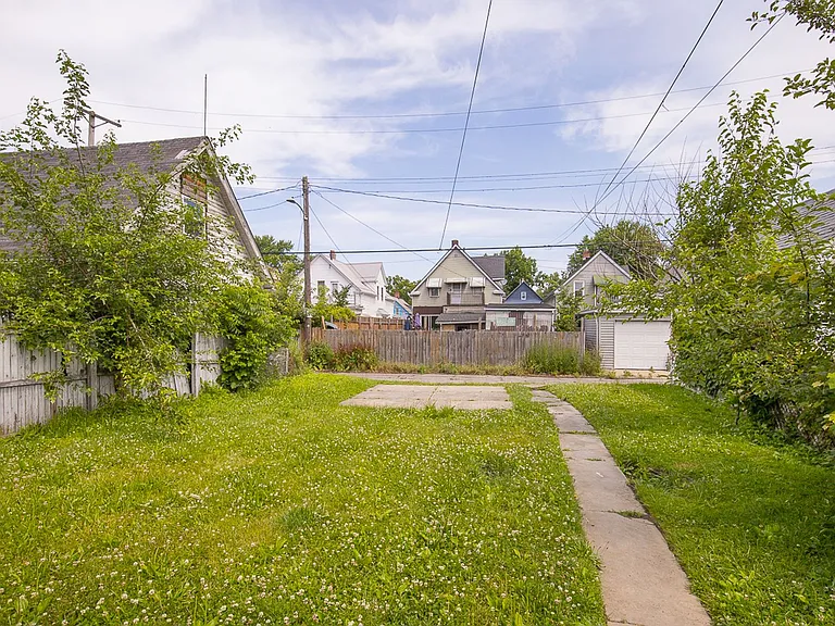 3910 Carlyle Ave — Photo 25