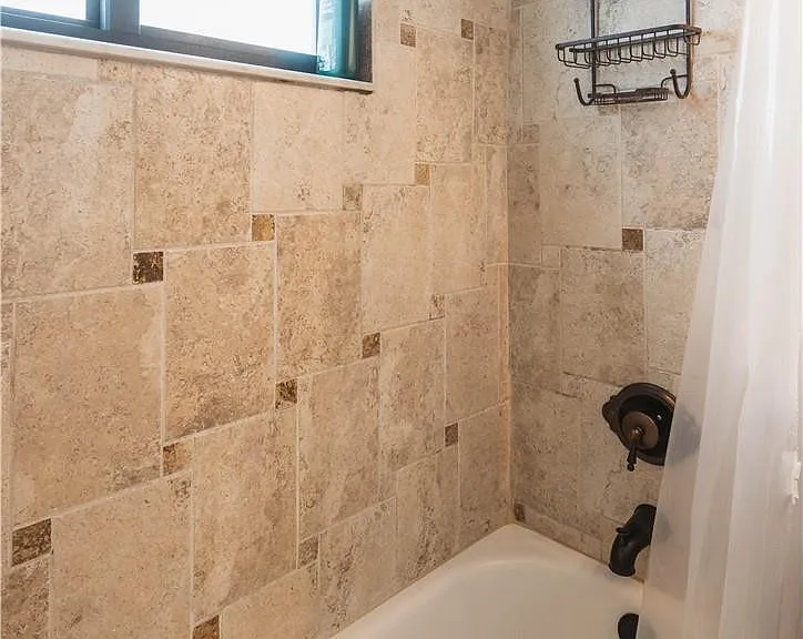 240 NE 25th Ave — Photo 14